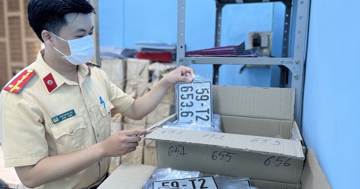 Các trường hợp phải đổi đăng ký xe, biển số xe mới nhất 2025