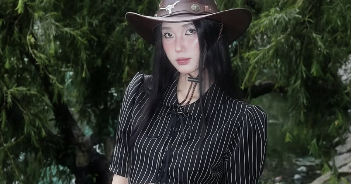 Áo sơ mi kẻ sọc luôn là lựa chọn thời thượng nhất