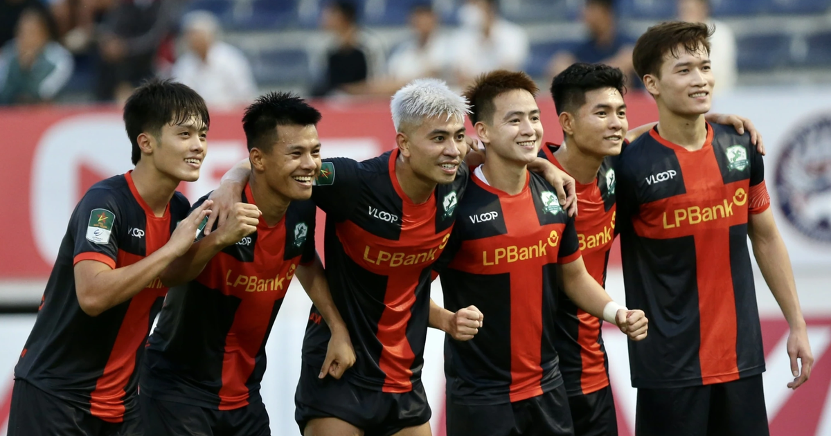 CLB Ninh Bình đổi tên, thay HLV nội bằng ‘tướng’ ngoại: Đua vô địch V-League ngay từ bây giờ!