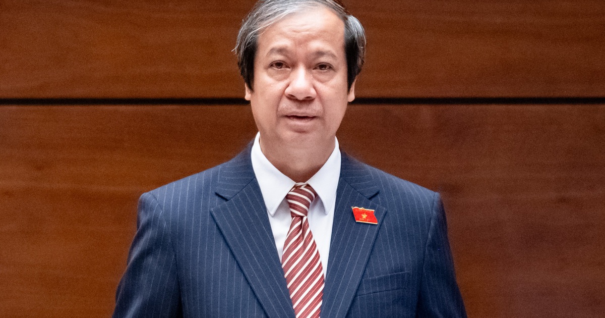 Bộ trưởng GD-ĐT: 'Quan trọng nhất là có tiền để miễn học phí'