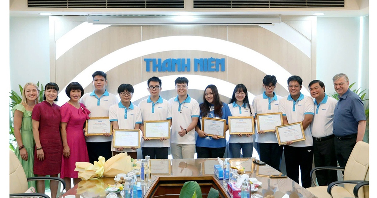 Mối lương duyên cùng hai 'tiểu tiên cá'