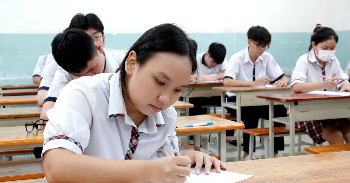 Thi tốt nghiệp THPT năm 2025: Hiểu đúng đề minh họa để ôn tập trúng đích