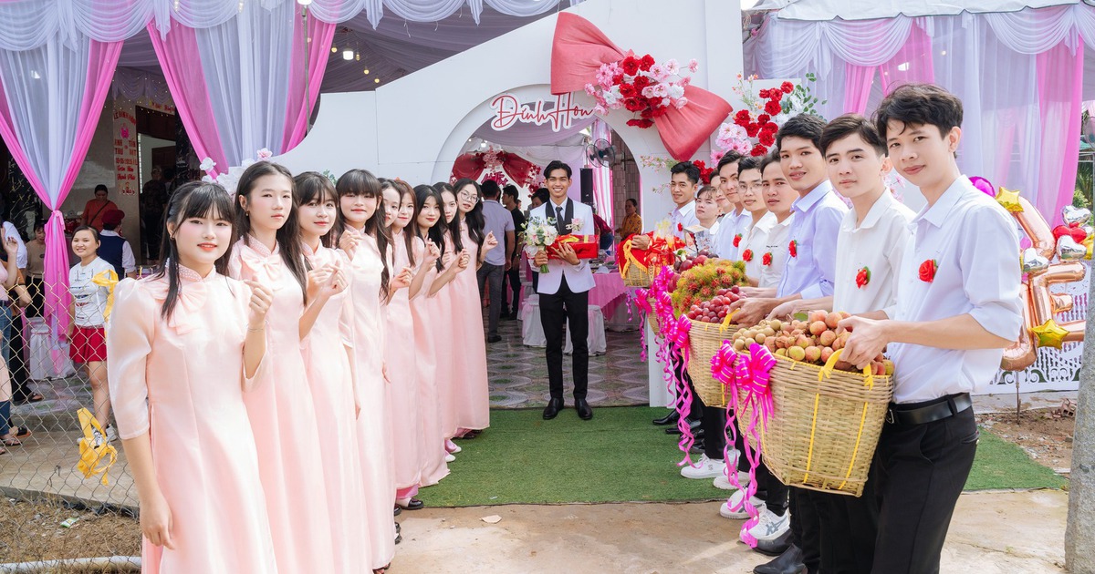 Chàng trai miền Tây mang 6 giỏ trái cây đi hỏi vợ 'gây sốt' mạng xã hội