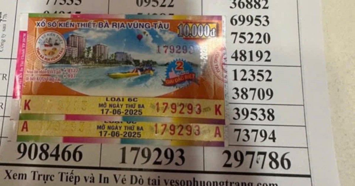Xổ số miền Nam 17.6: Trúng độc đắc, vợ chồng ở Long An nhận tiền mặt... cho chắc ăn