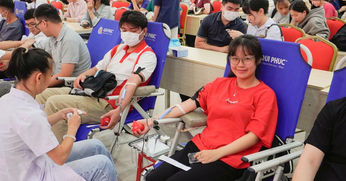 Sinh viên y dược hưởng ứng ngày hội hiến máu