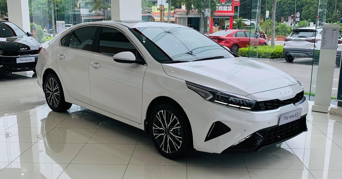 Sedan hạng C dưới 900 triệu: KIA K3 bám đuổi Mazda3, Hyundai Elantra vượt Honda Civic