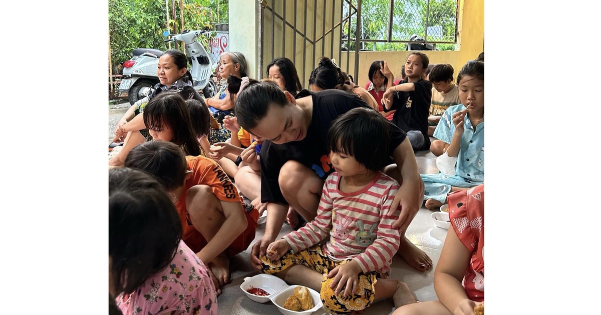 “Bữa ăn yêu thương” cho trẻ em nghèo