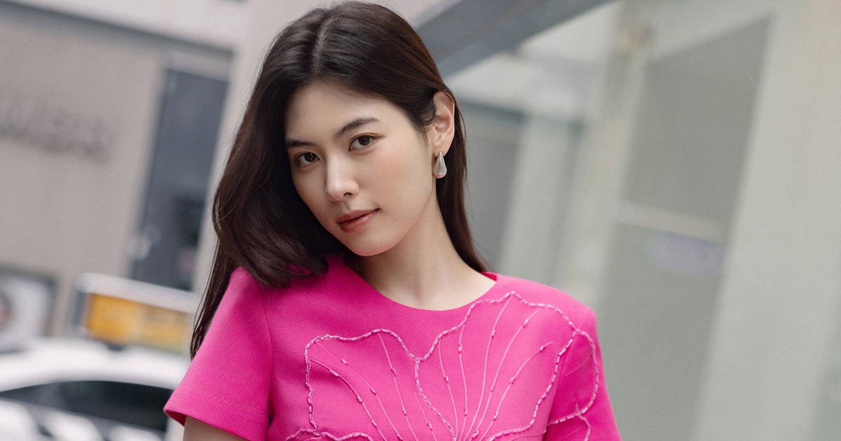 Váy midi tuy giản đơn nhưng lại đẹp xuất sắc