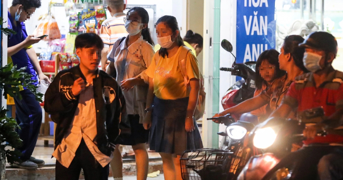 Góc khuất khi siết dạy thêm học thêm: Mong Bộ GD-ĐT đừng 'đánh trống bỏ dùi'