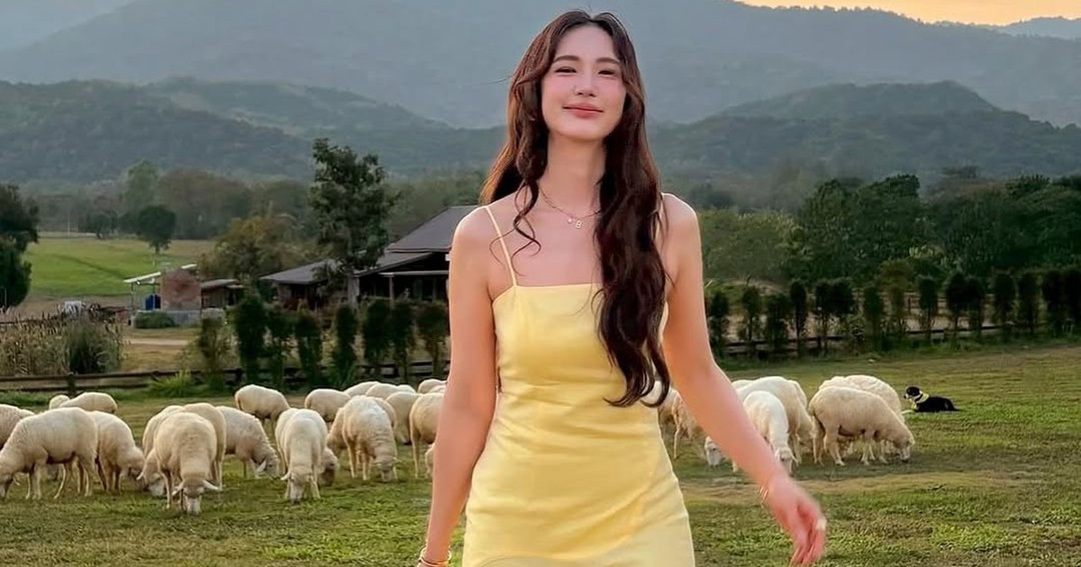 Váy dài, nâng tầm thời trang đi biển của bạn