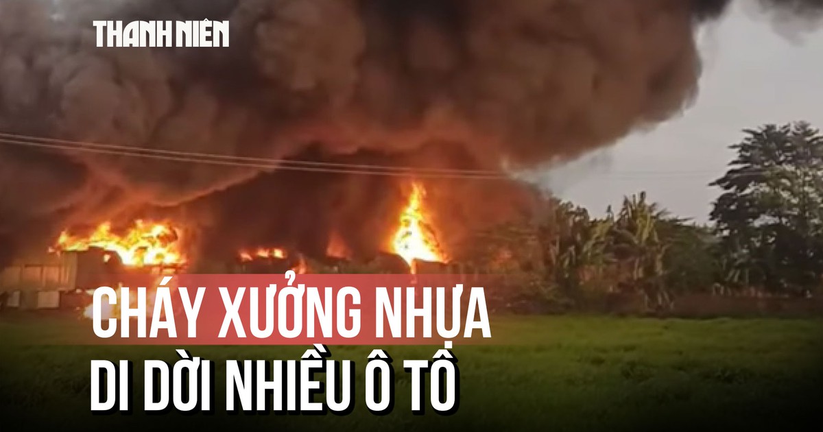 Xưởng nhựa tan hoang sau trận cháy kinh hoàng ở vùng ven TP.HCM