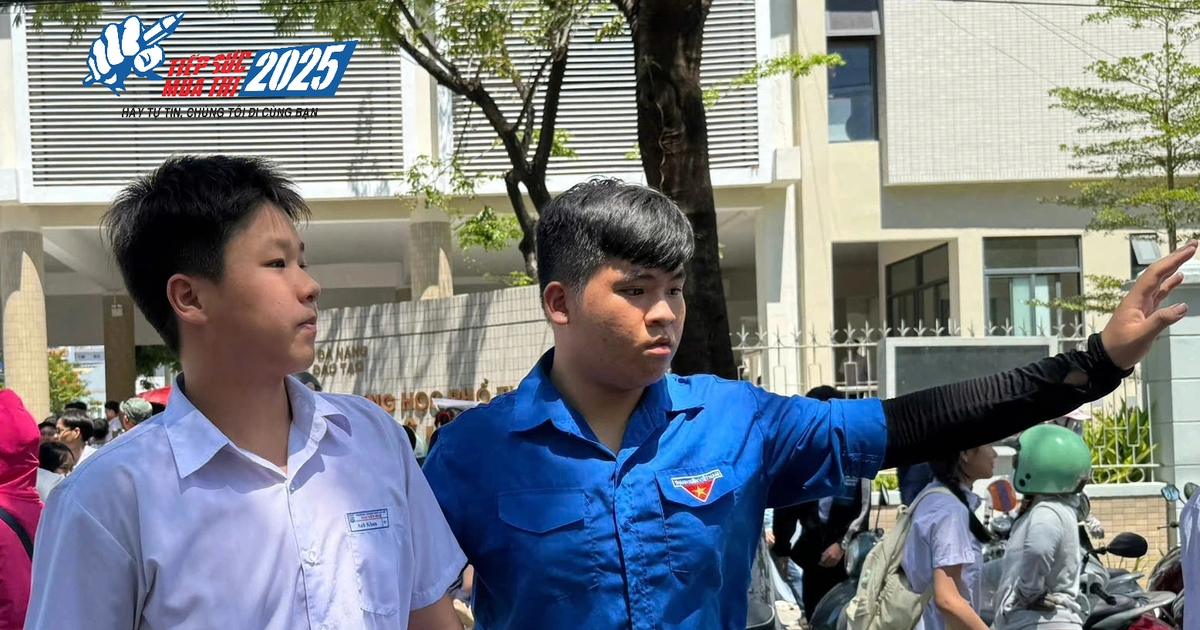 Dậy từ 5 giờ sáng để tiếp sức cho thí sinh