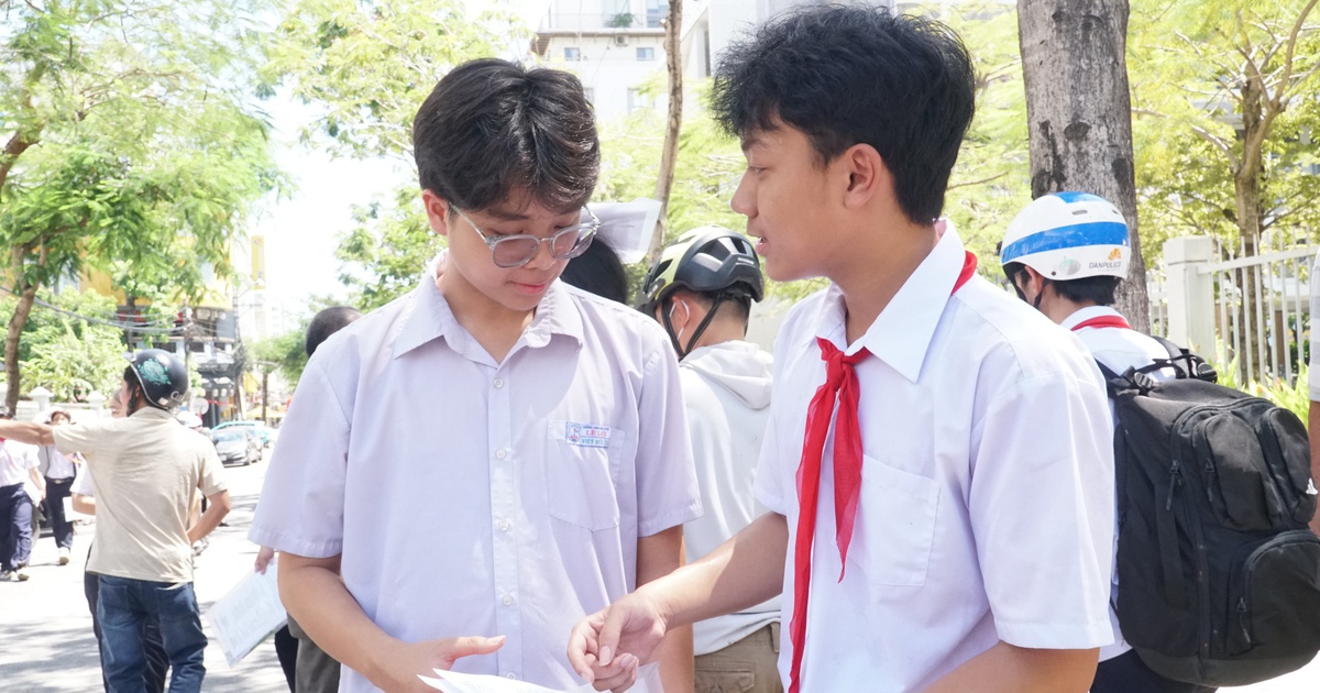 Sĩ tử Đà Nẵng nhẹ nhõm với đề văn lớp 10 'thuyết phục cha mẹ đồng hành'
