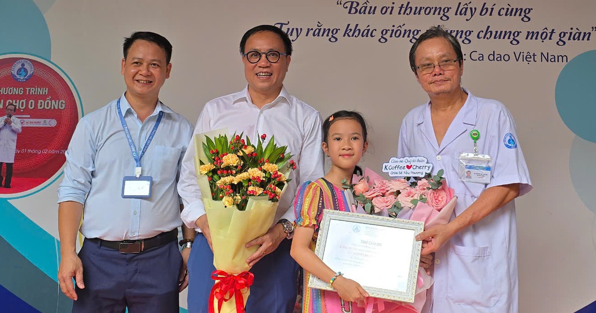 ‘Hoạ sĩ nhí’ Cherry trích doanh thu bán tranh hỗ trợ bệnh nhi