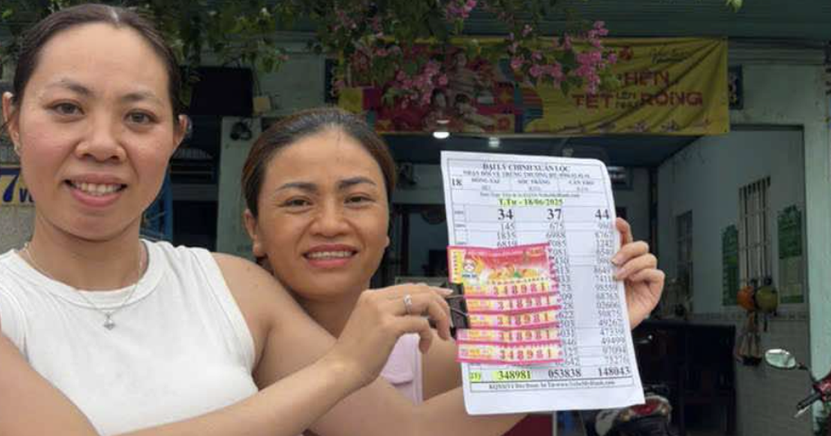 Người b&aacute;n v&eacute; số b&aacute;o tin, thợ sửa xe Đồng Nai ngỡ ng&agrave;ng... tr&uacute;ng độc đắc 10 tỉ