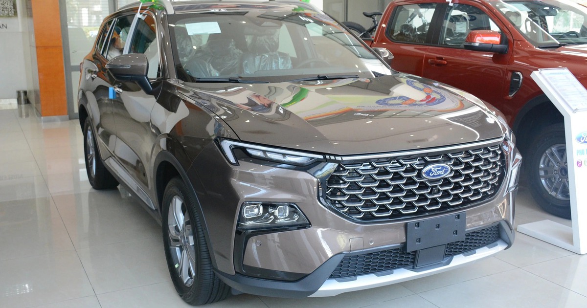 Crossover cỡ trung: Đại lý 'cắn răng' chịu lỗ, Ford Territory lần đầu vượt Mazda CX-5