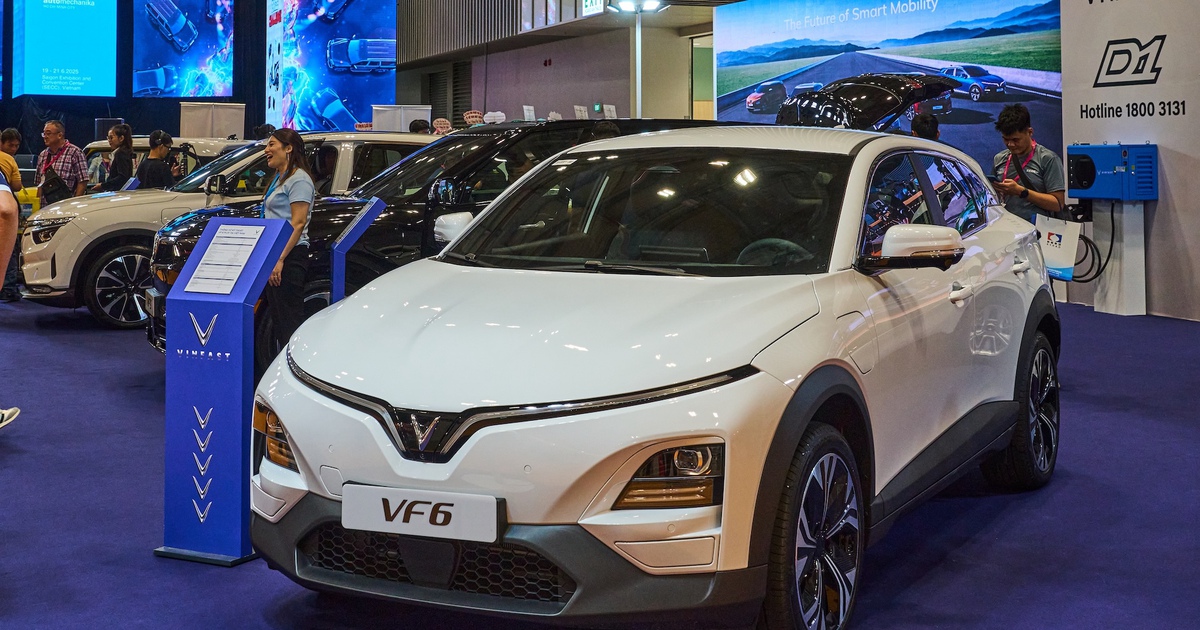 Xe điện VinFast hút khách tham quan Triển lãm Automechanika 2025