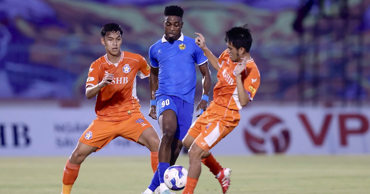 Đáng buồn 2 cựu vương V-League chật vật đua trụ hạng: Cùng thoát hiểm được không?