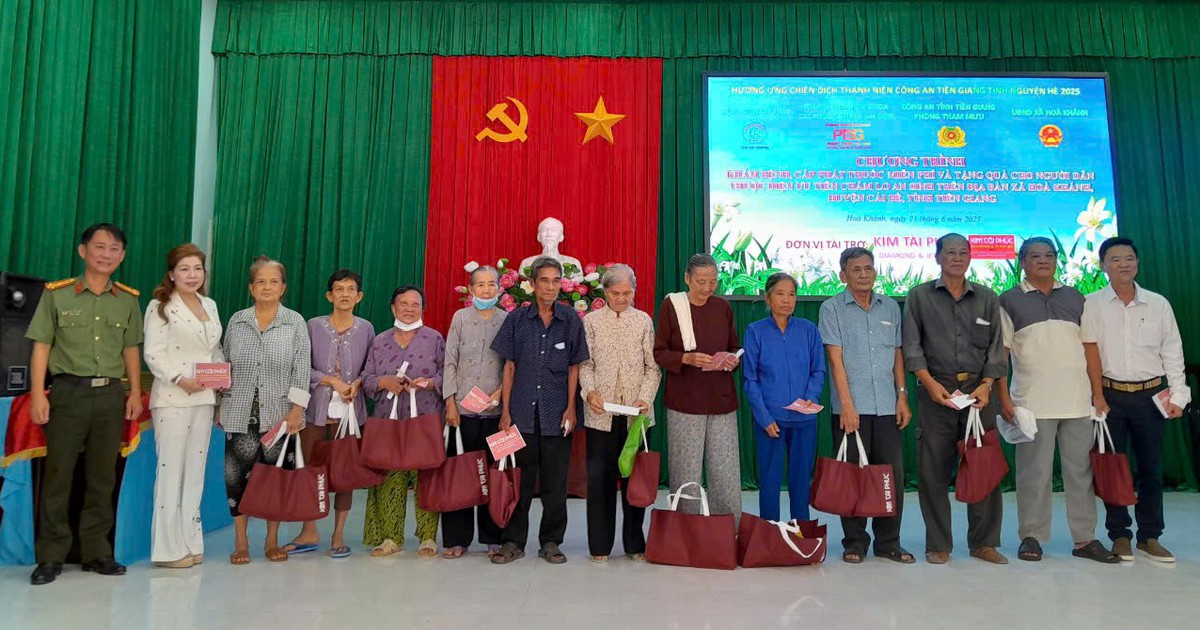 Công an tỉnh Tiền Giang tổ chức khám chữa bệnh cho người dân thuộc xã Hòa Khánh
