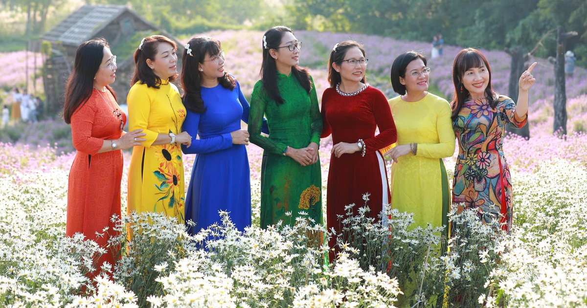 Hiến kế phát triển du lịch, khám phá văn hóa qua tà áo dài Việt Nam