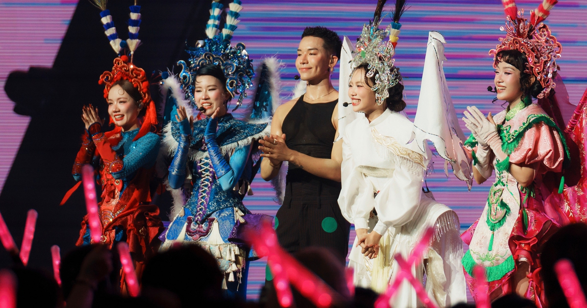 'Em xinh say hi' tổ chức concert: Có quá vội vàng?