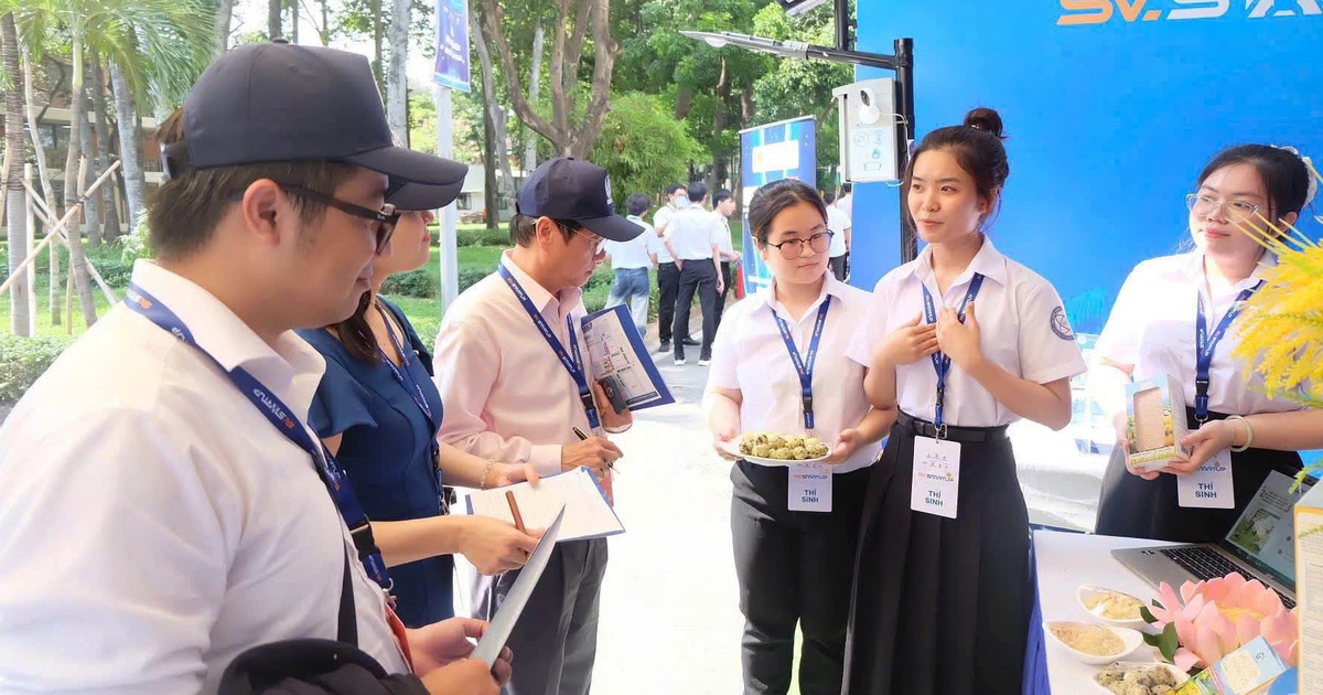 Sinh viên làm gạo không cần vo