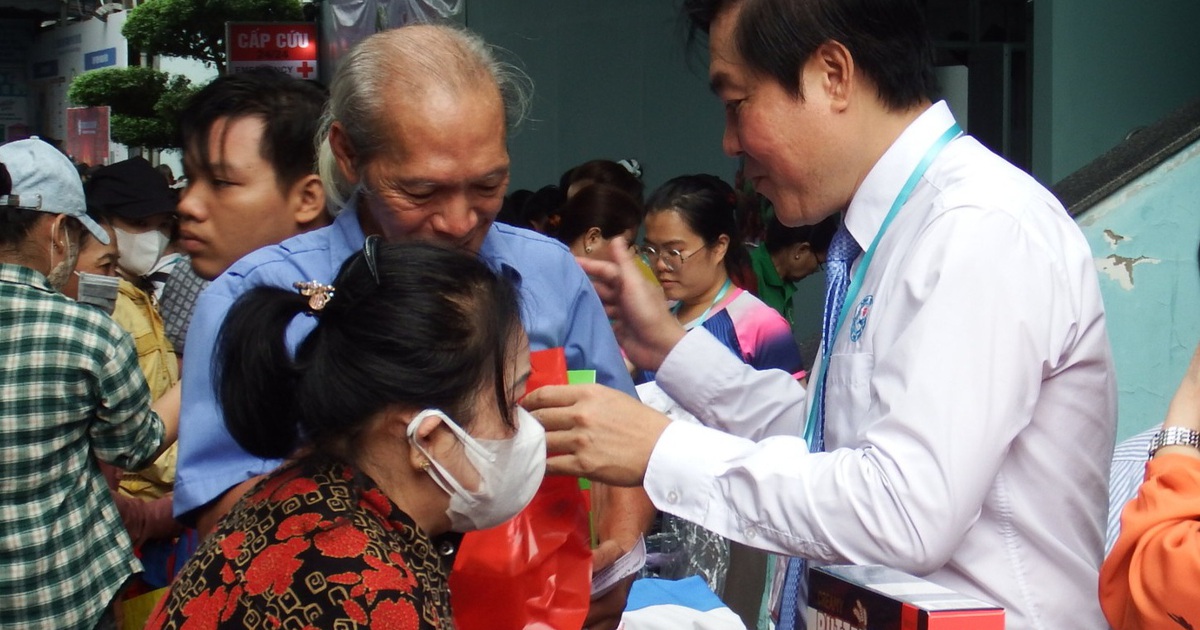 Phiên chợ 0 đồng tại Bệnh viện TP.Thủ Đức: 'Trao yêu thương - Gieo mầm hạnh phúc'