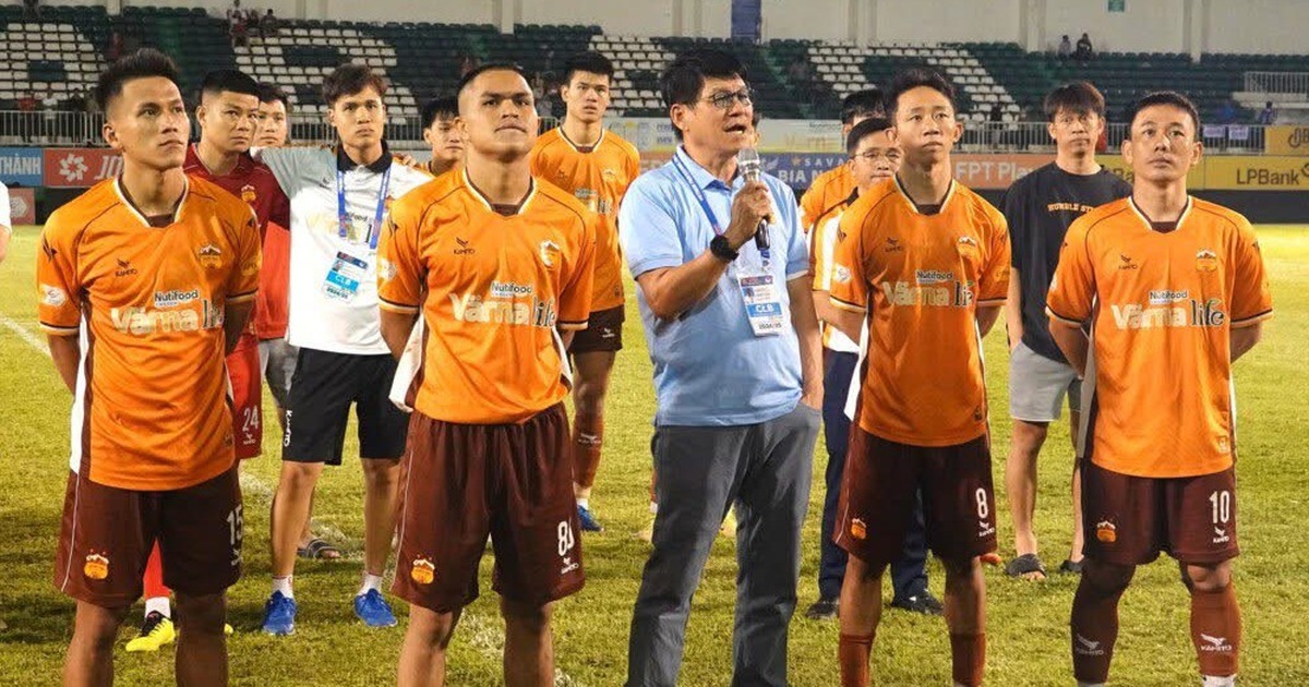Bầu Đức đi vắng, ông Vũ Tiến Thành nói gì khi HAGL chia tay Minh Vương và 3 ngôi sao khác?