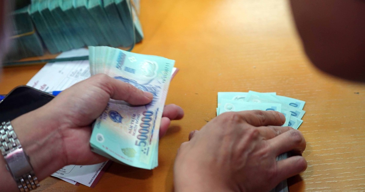 Lãnh đạo doanh nghiệp bất động sản ồ ạt bán cổ phiếu