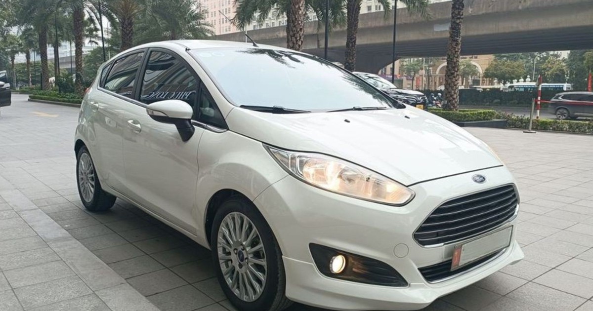 3 ô tô cũ bền dáng, giá khoảng 250 triệu đồng