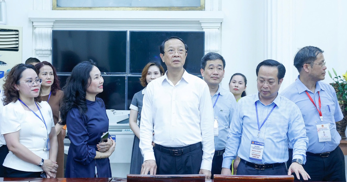 Thi tốt nghiệp THPT 2025: Một kỳ thi có 2 quy chế, 2 bộ đề