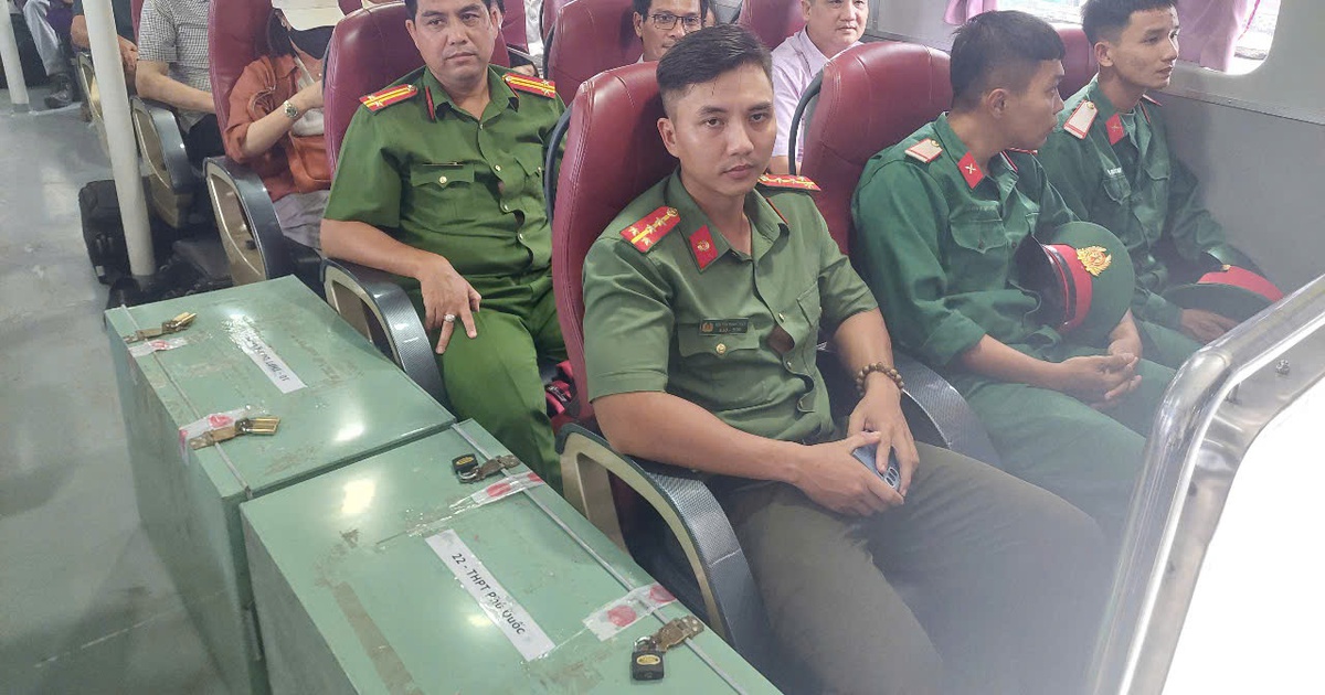 Thi tốt nghiệp THPT 2025: Vượt biển hơn 120 km, đưa đề thi ra đảo Phú Quốc