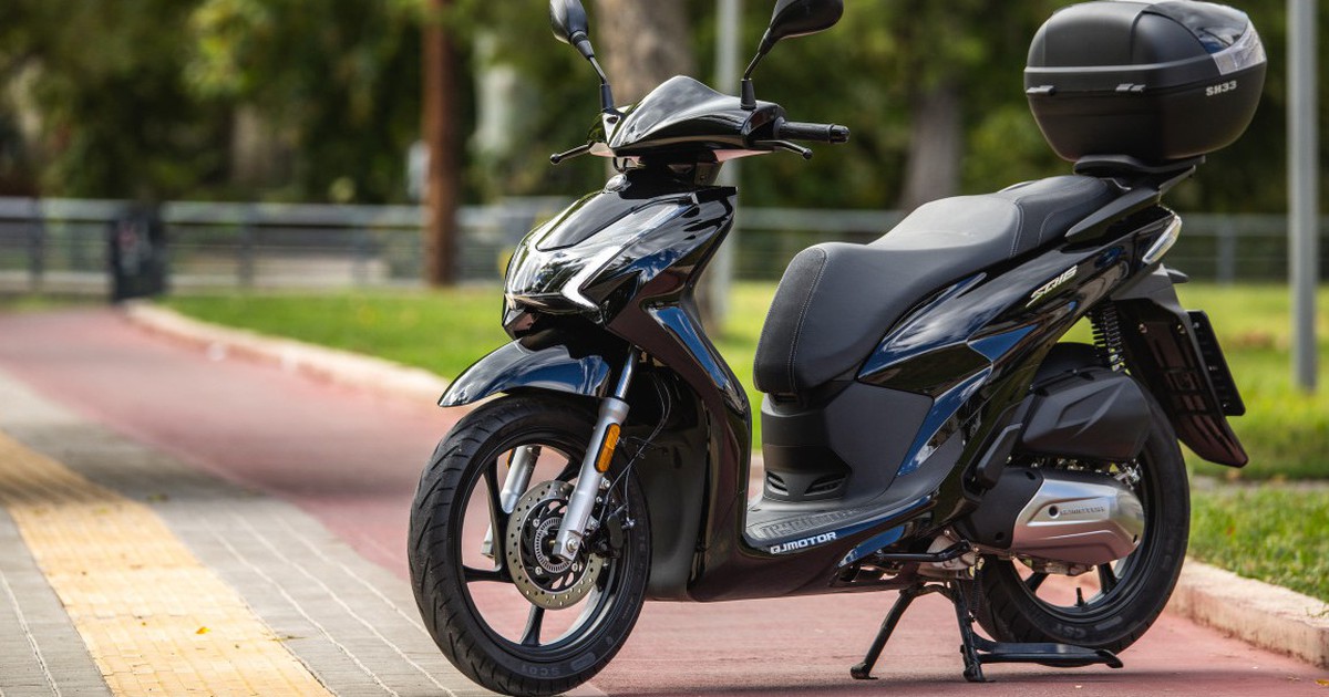 Xe tay ga Trung Quốc sao chép thiết kế Honda SH125i, giá chỉ bằng phân nửa
