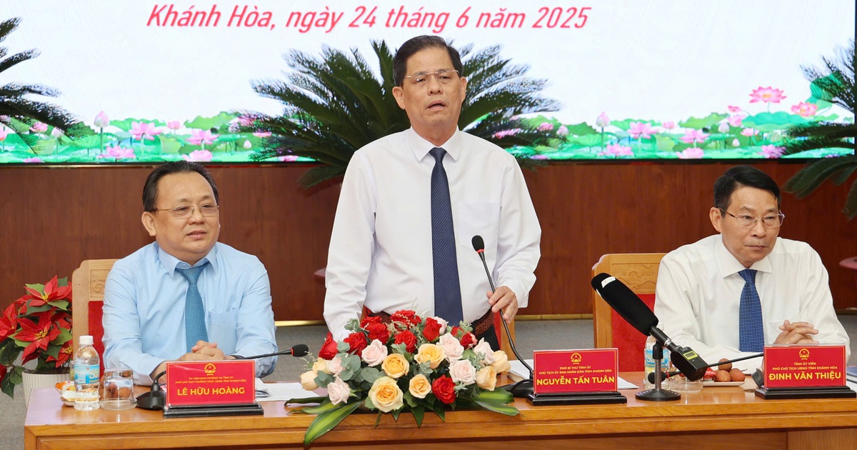Ba lãnh đạo tỉnh Khánh Hòa nghỉ hưu trước tuổi từ đầu tháng 7