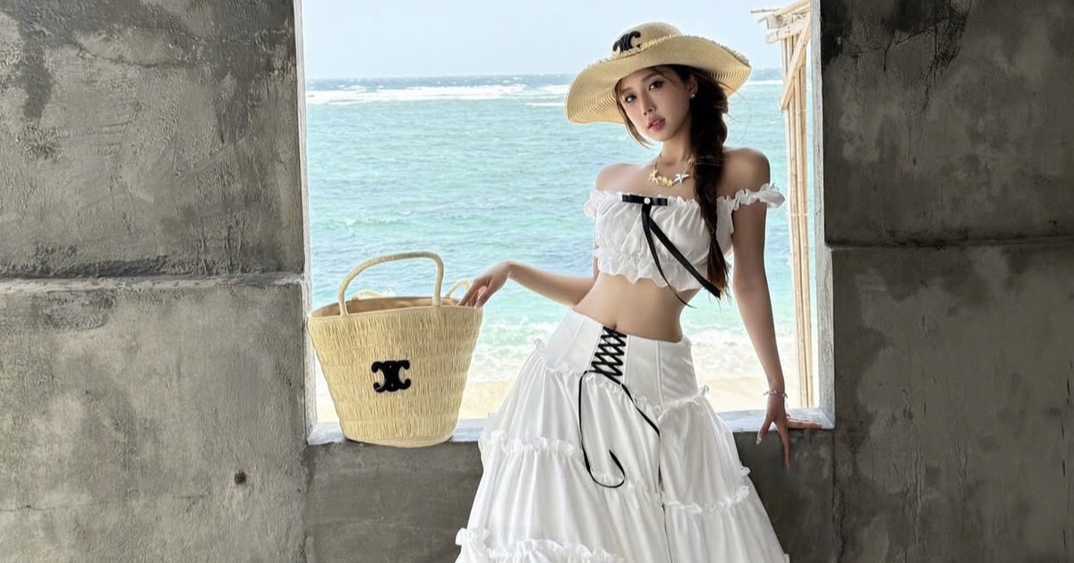 Công thức lên đồ đi biển cho nàng ngại diện bikini