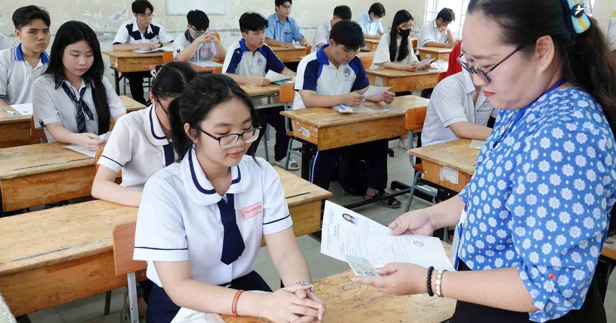 Thí sinh cả nước bước vào 'kỳ thi lịch sử'