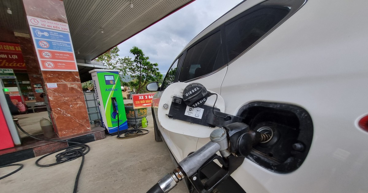 Giá xăng dầu hôm nay 25.6.2025: Biến động mạnh, xăng trong nước điều chỉnh thế nào?