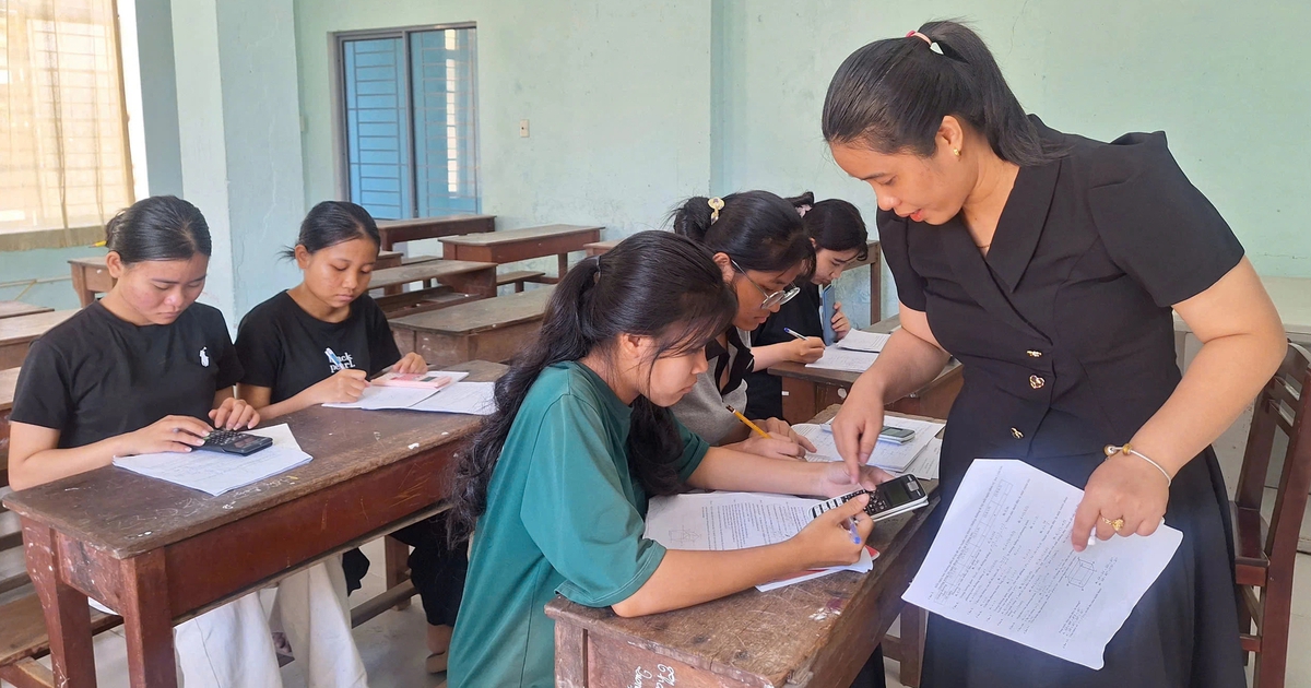 Đồng hành cùng sĩ tử Cơ Tu trước giờ bước vào kỳ thi tốt nghiệp THPT 2025