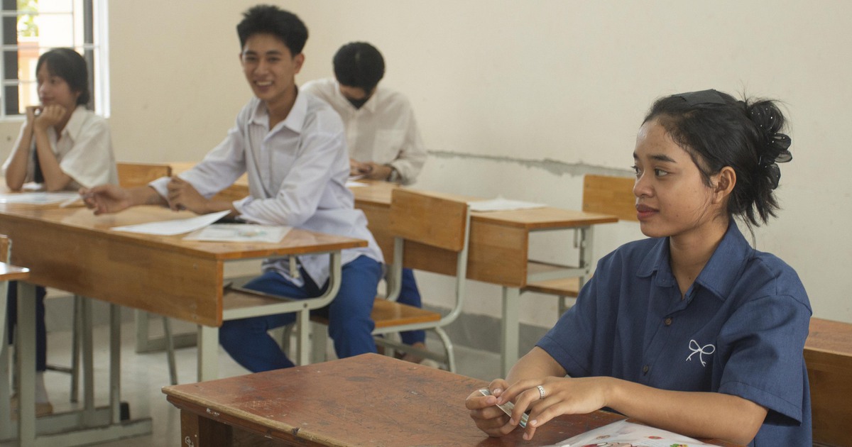 Thí sinh miền núi Quảng Trị tự tin đến làm thủ tục dự thi tốt nghiệp THPT