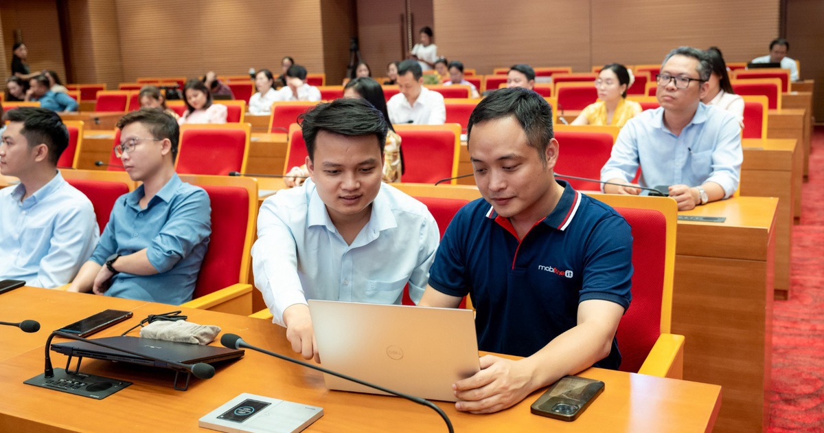 MobiFone tập huấn dịch vụ công trực tuyến theo mô hình chính quyền địa phương 2 cấp