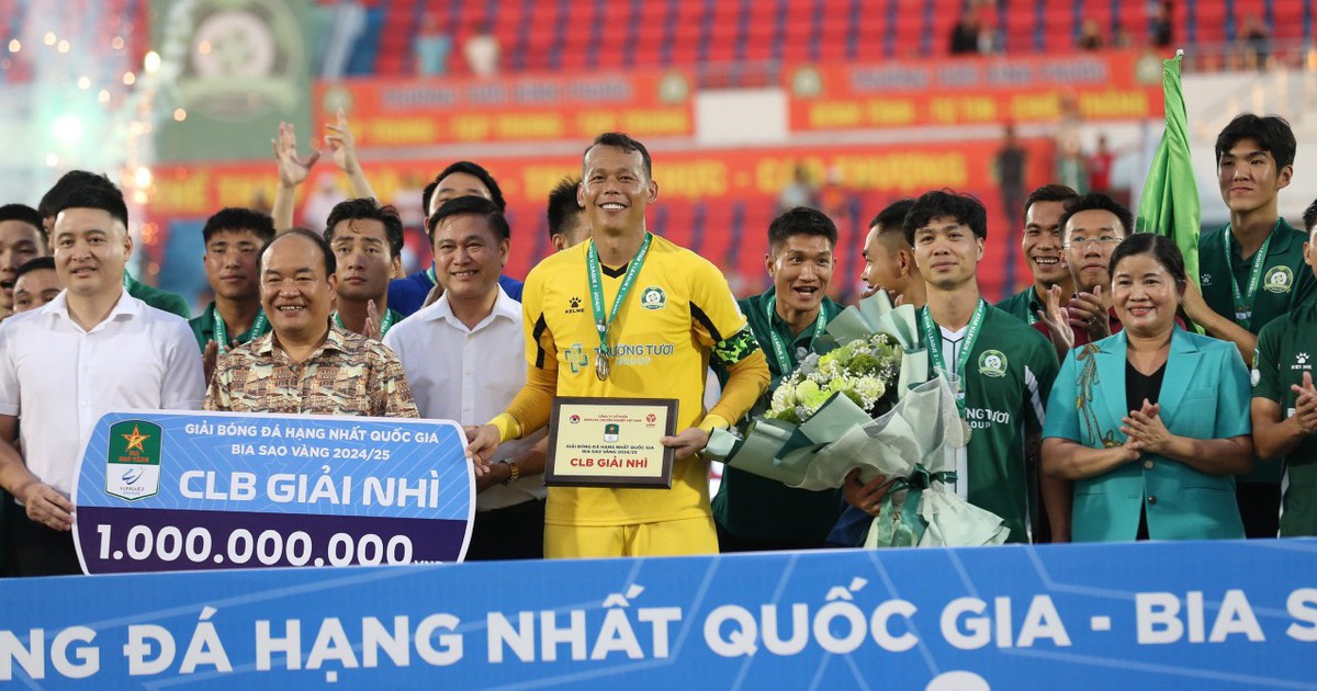 Thủ môn Bùi Tấn Trường ‘phát động’ điều cực đặc biệt trước trận play-off lịch sử: Hét thật to vào!