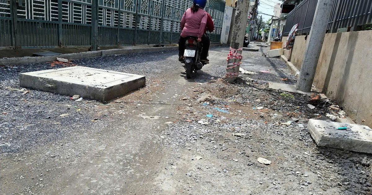 Thi công hẻm quá lâu, đi lại khó khăn