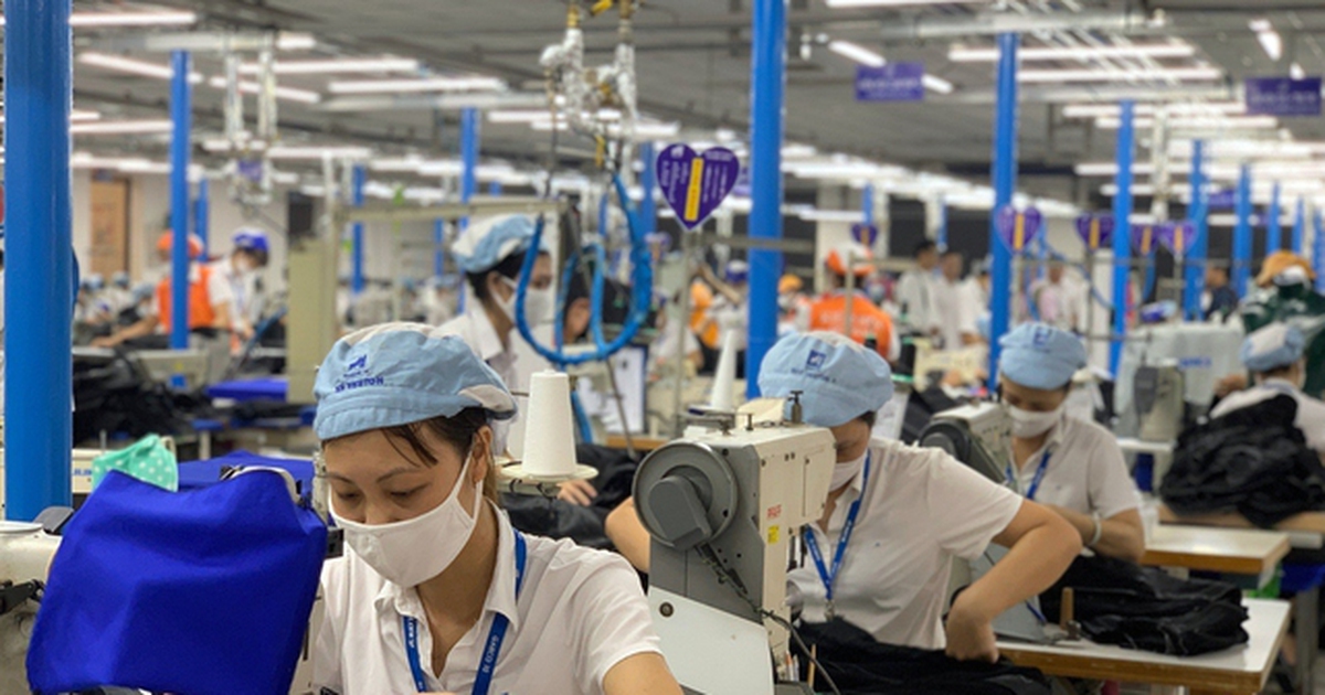 Công đoàn đề xuất mức tăng lương gấp 2 - 3 lần mức tăng của giới chủ