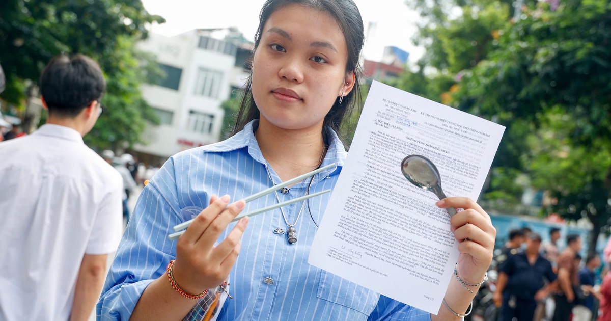 Đề thi môn ngữ văn chạm tới tình yêu quê hương, đất nước rất thiêng liêng