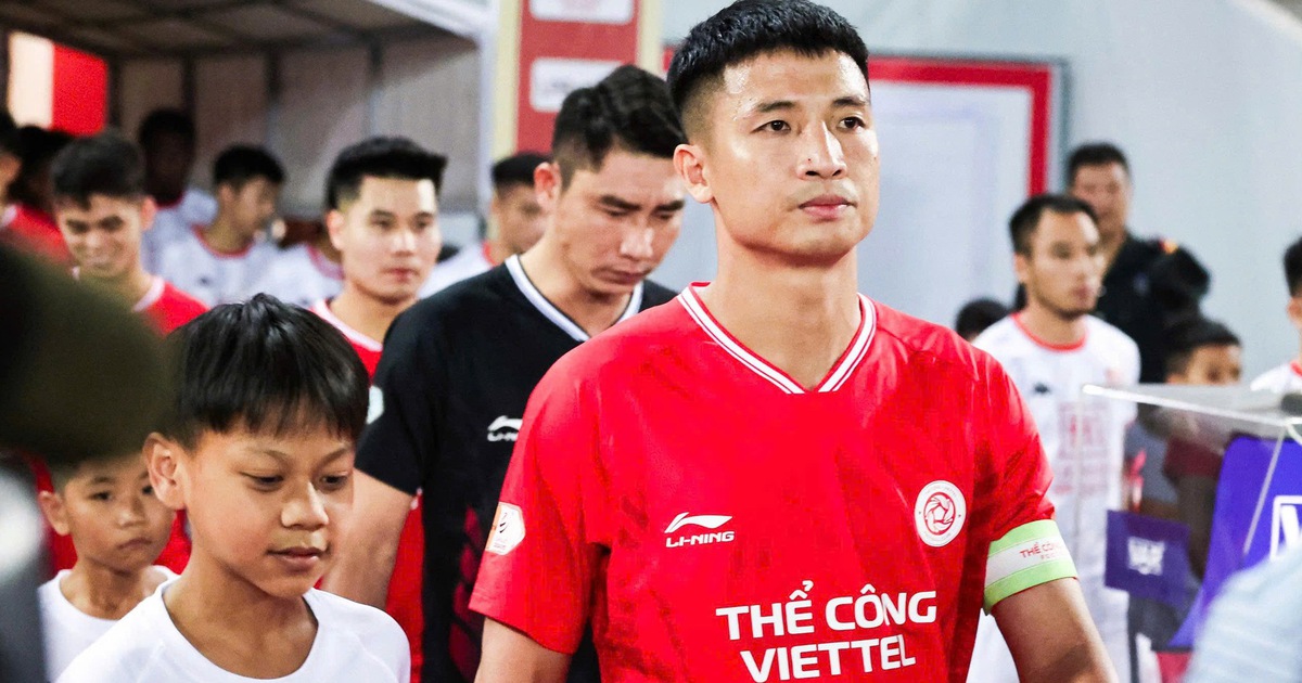 Bùi Tiến Dũng gia hạn hợp đồng 2 năm: ‘Thể Công Viettel như một phần máu thịt của tôi’