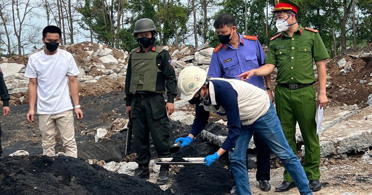 Tiếp tay đối tượng người Trung Quốc chôn 1.623 tấn chất thải chì xuống đất nông nghiệp