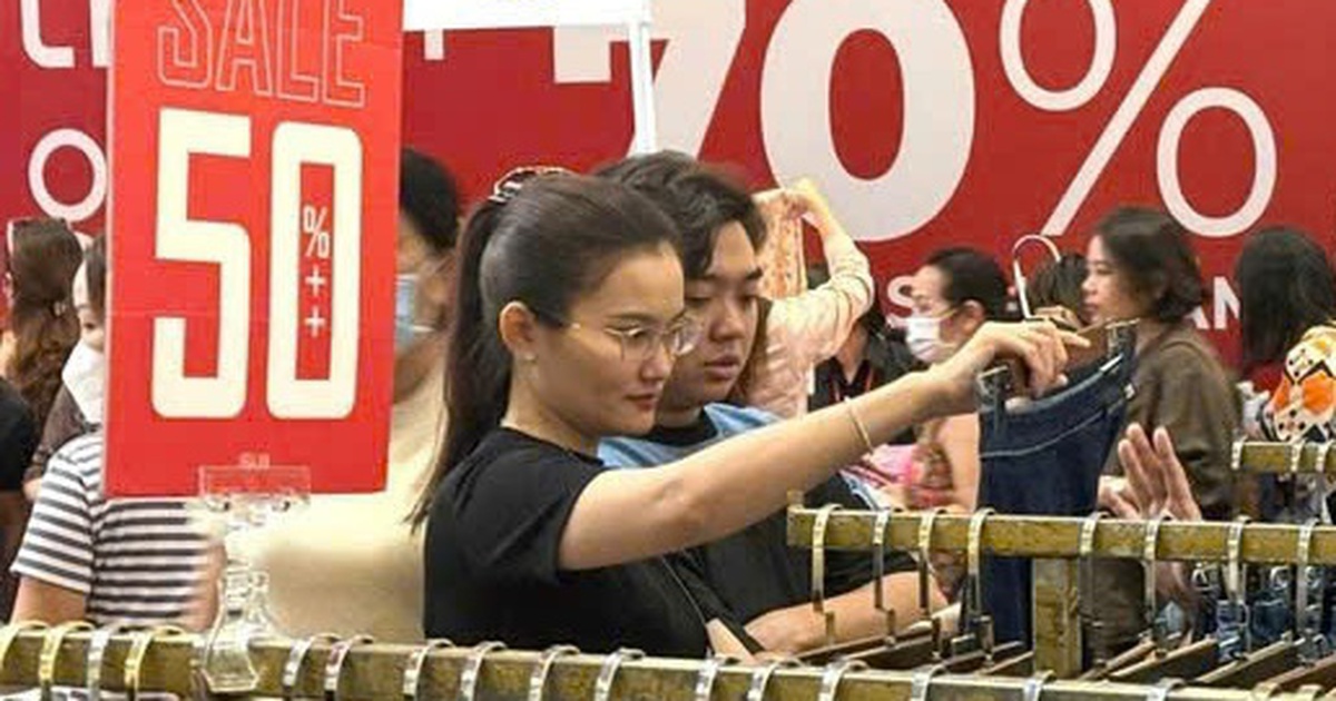 Không được khuyến mại hàng hóa, dịch vụ vượt quá 50% giá bán từ 1.7