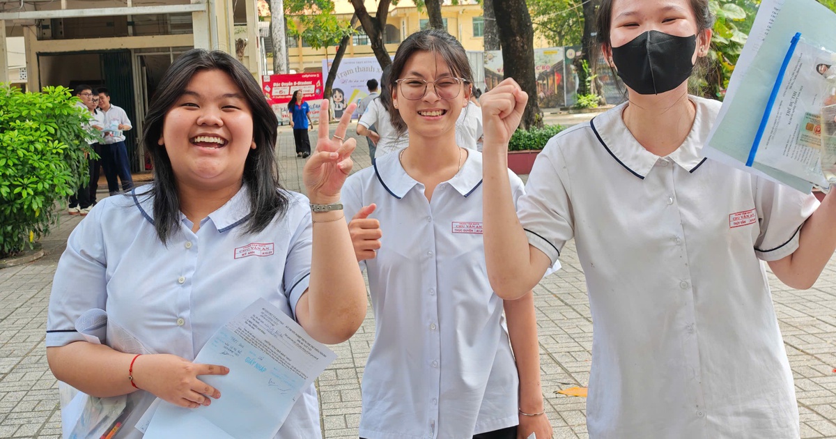 Thi tốt nghiệp THPT 2025: Dự đoán phổ điểm môn văn từ 6 đến 6,5