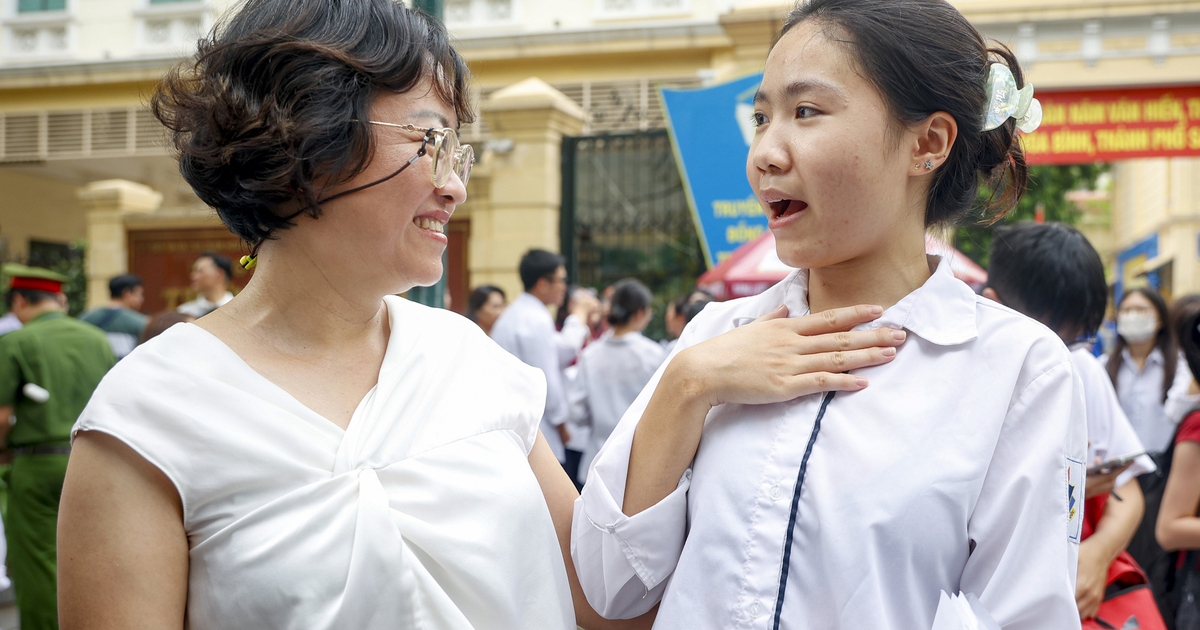 Thí sinh Hà Nội vui buồn lẫn lộn sau bài thi môn toán