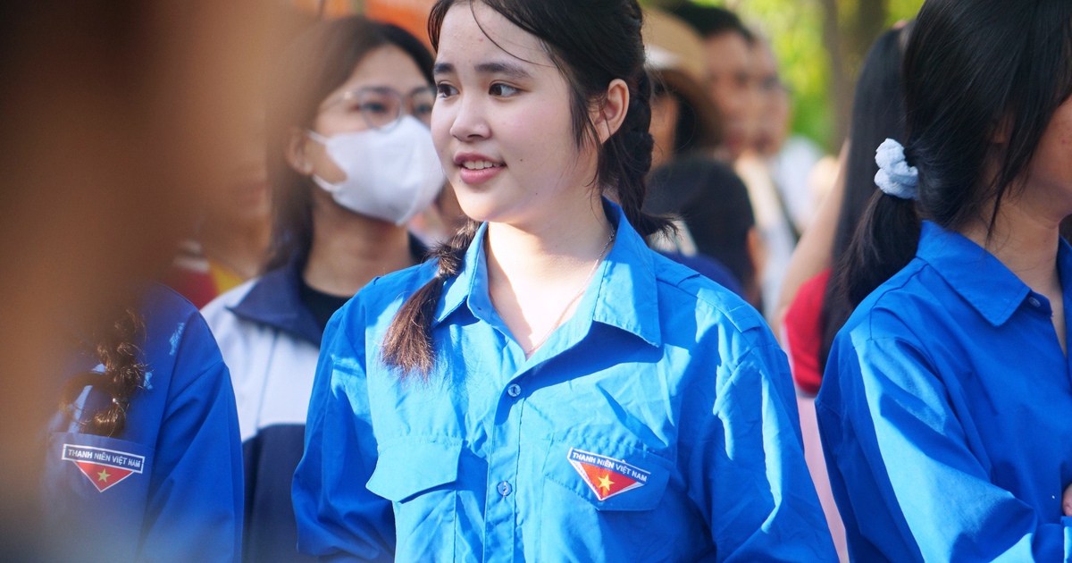 Tình nguyện mùa thi: 1.600 áo xanh hỗ trợ sĩ tử Hà Tĩnh